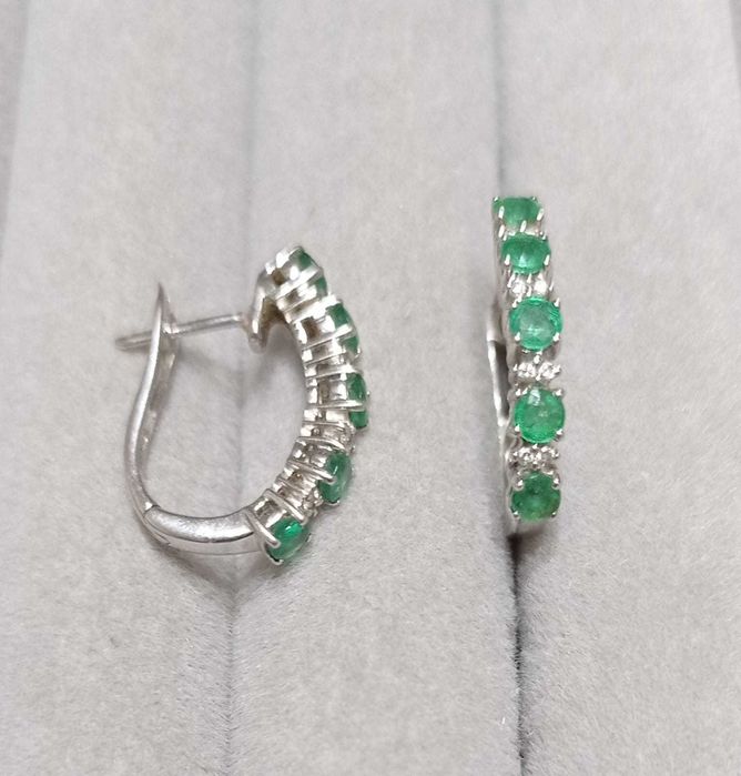 Продам серьги с натуральными изумрудами