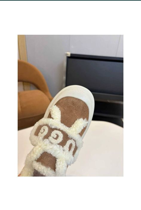 Продам угги женские