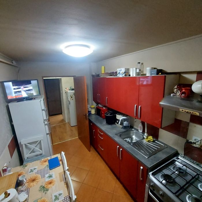 Scoala 10 vand apartament 4 camere
