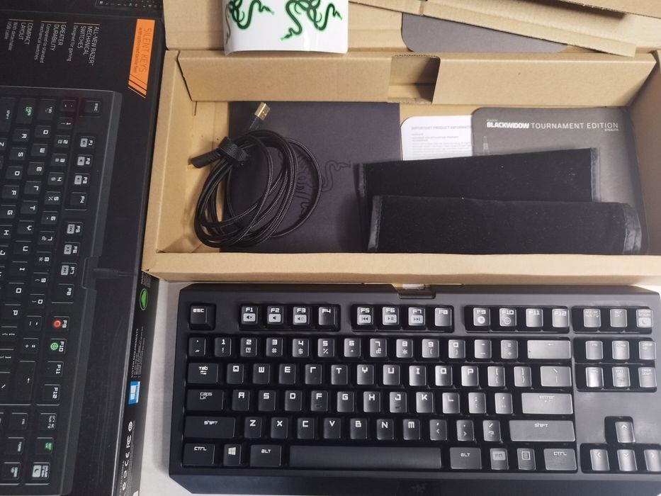 Геймърска клавиатура Razer Blackwidow Tournament Stealth Edition TKL