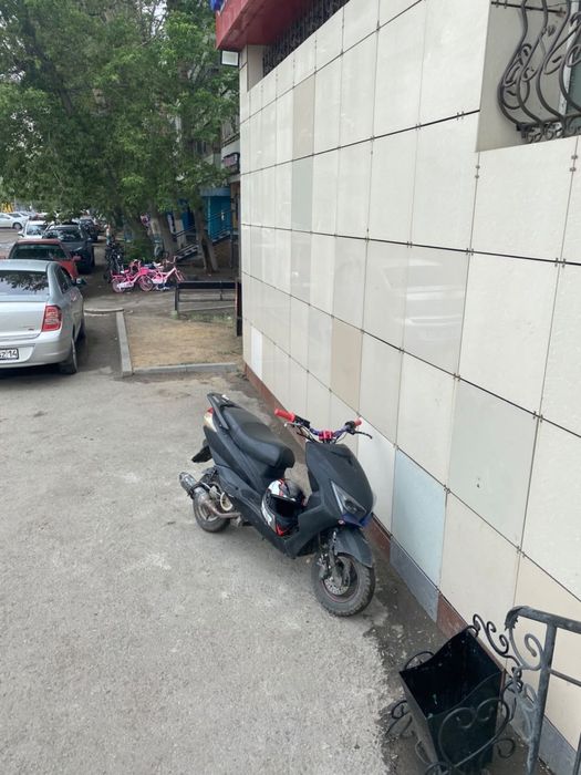 Продам скутер м8 про