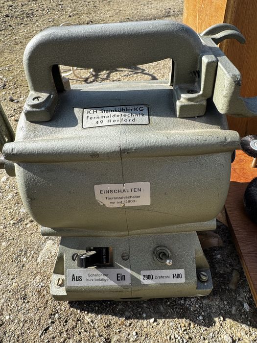 Masina de lustruit K.H. Steinkühler KG, Fernmeldetechnik, Herford.