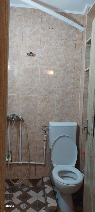 Garsoniera in bloc de apartamente  Podu Ros liceul Emil Racovita