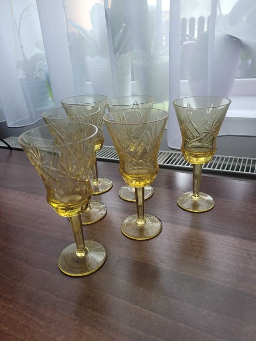 Set 6 pahare din cristal galben