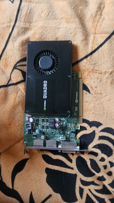 Vand placa de baza asus prime h310m  cu i3 8100 si nividia quadro 2200