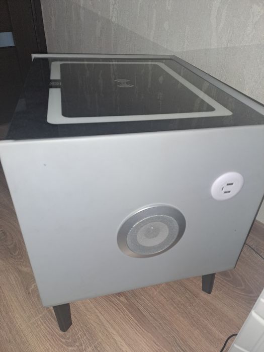 Тумбочка с колонками блютуз