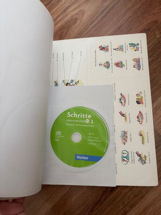 Учебник по немски език- Schritte International Neu 1- A1.1