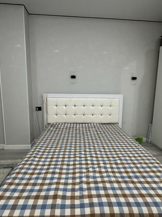 Спальный гарнитур вместе с шифонером