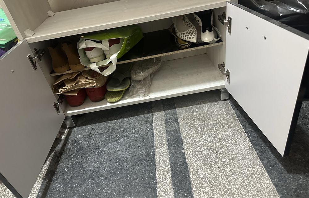 Шкаф за обувки гланц