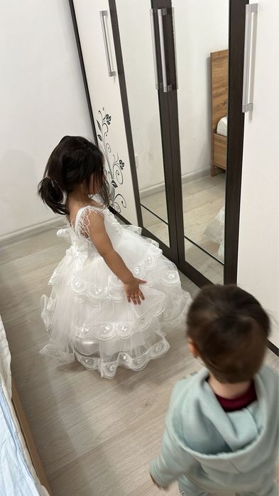 Продам платье 2,3,4 годика