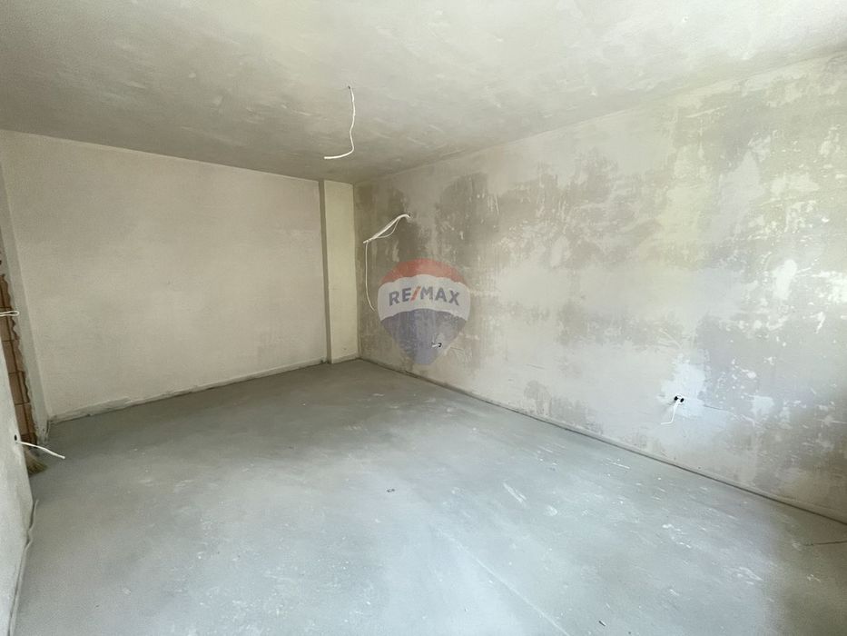 Продава се Тристаен апартамент в Варна, Централна поща - 132 кв.м за 1478 €/кв.м - Снимка #8