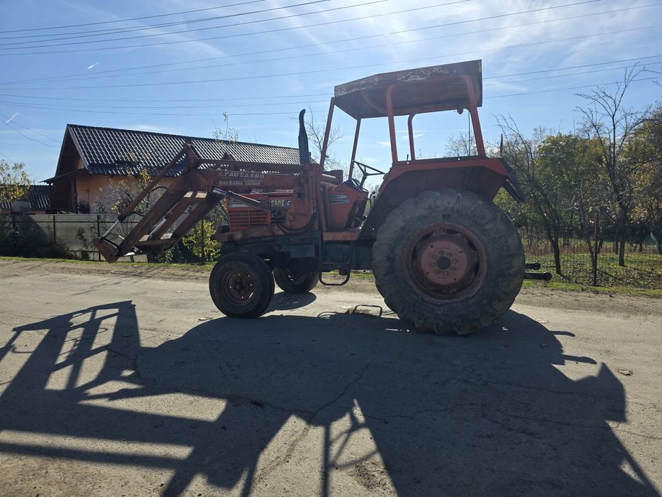 Incarcator profesional 4 cilindri  de tractor