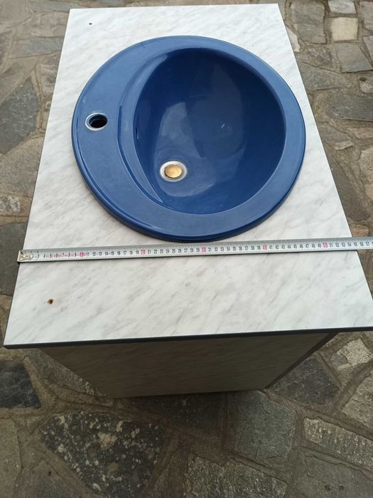 Шкаф за баня с мивка