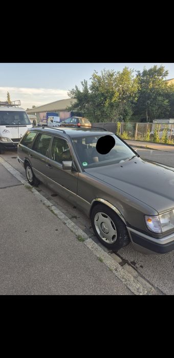 Vand mercedes w124 break an fabrică 1989 23 benzina