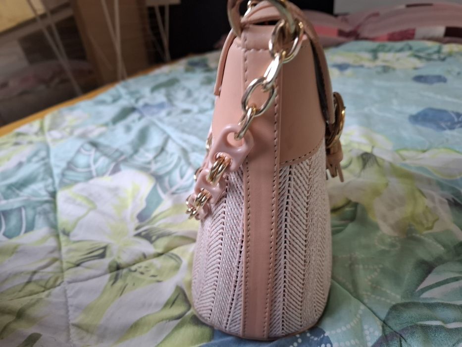 Нова дамска чанта