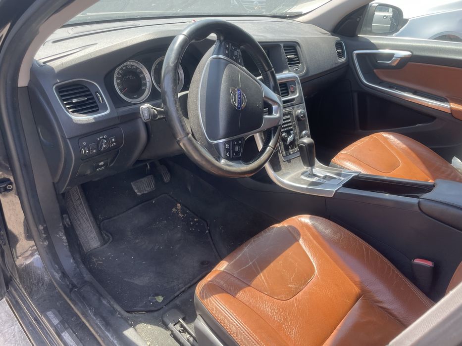 Volvo V60 на части