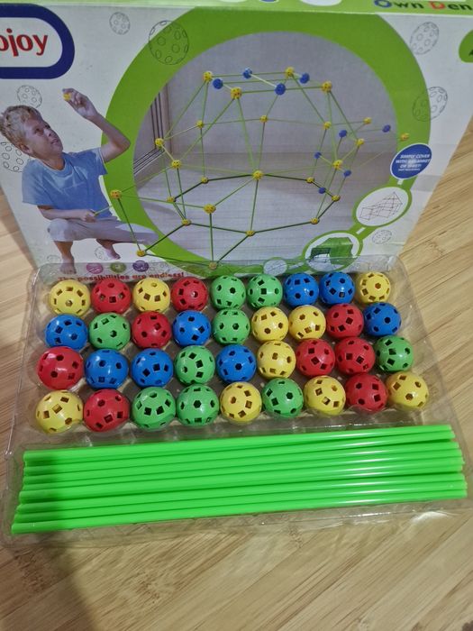 Set pentru construirea 3D cu mingi FunBuild