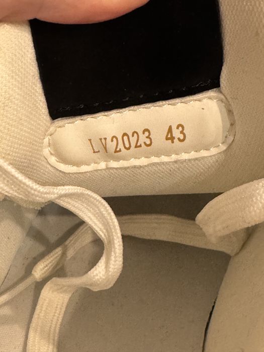 Adidasi Louis Vuitton