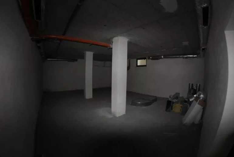 Продава се Магазин в Пловдив, Южен - 690 кв.м за 493 €/кв.м - Снимка #5