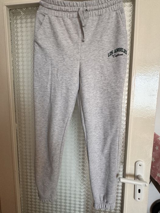 Продавам женски дрехи