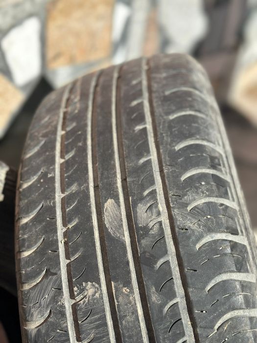 Vând anvelope de vara 185/60R15