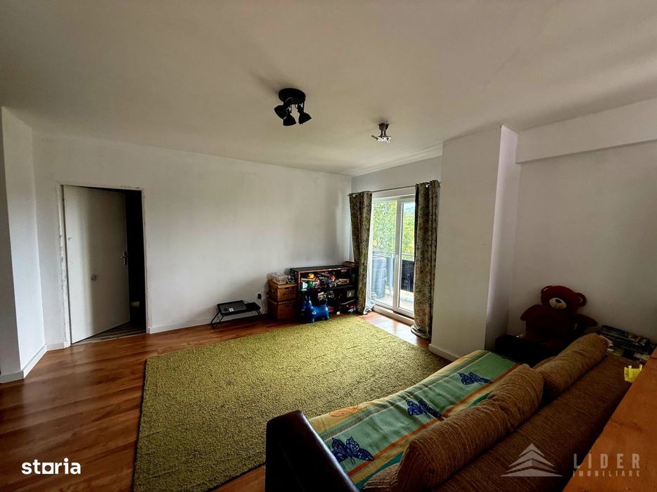 Apartament cu 3 camere de vanzare in , zona VIVO – terasa, si parcar