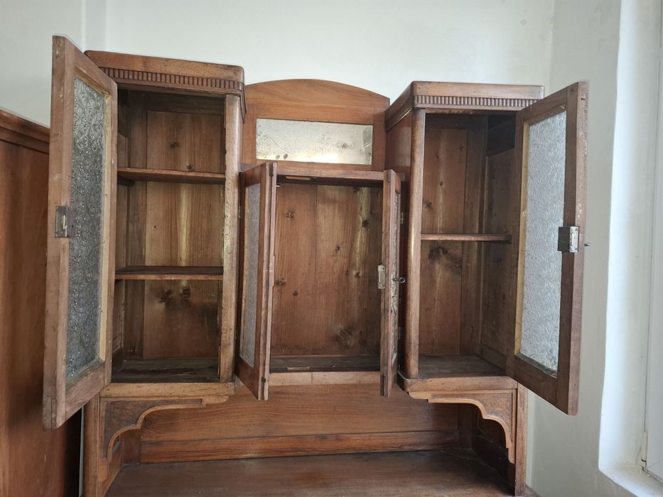 Бароков гардероб и скрин от масивно дърво – рустик стил