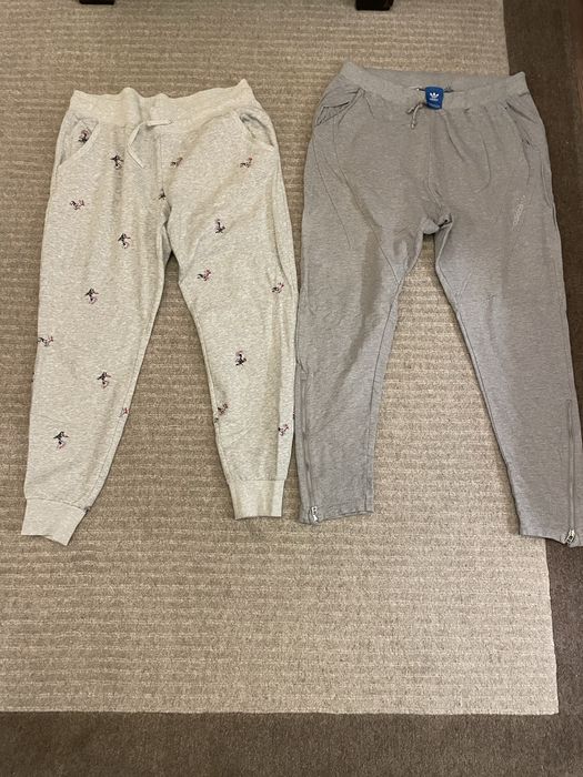 2 perechi pantaloni trening.