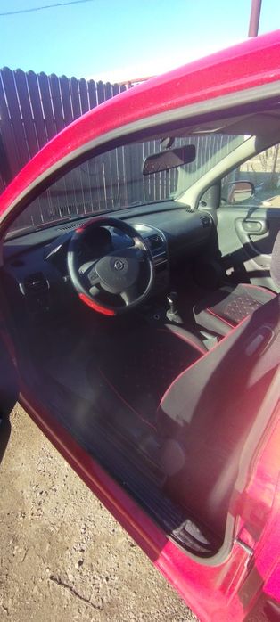 Opel Corsa 1.3 Diesel, 2006 – impecabilă + motor funcțional inclus
Vân