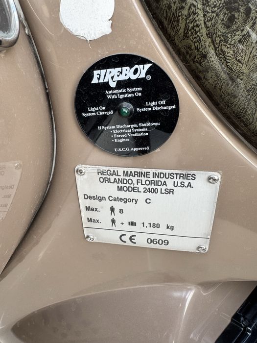 Barca cu motor Regal 2400 Bowrider
