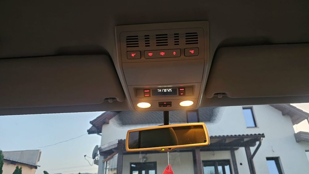 VW Caravrlle 8+1 Long