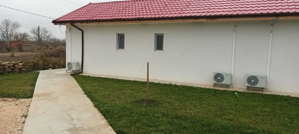 Новопостроена къща за гости в Езерец