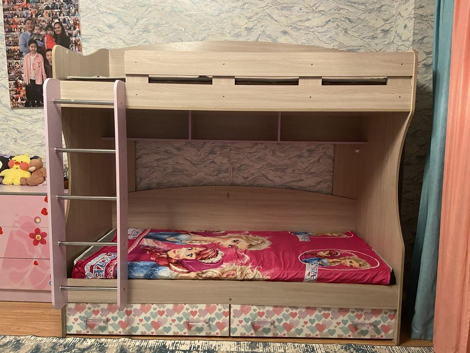 Продам Двухъярусную кровать