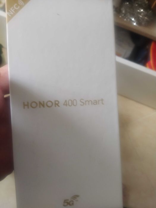 Чисто нов смартфон ХОНОР 400( рам 128/4/50+2камера6500батерия/15 андро
