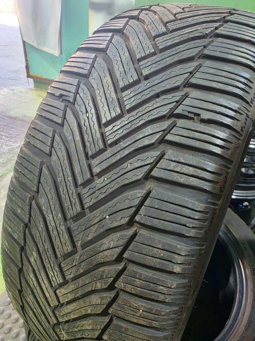 2 бр зимни 225/50/17 Michelin дот 2020г