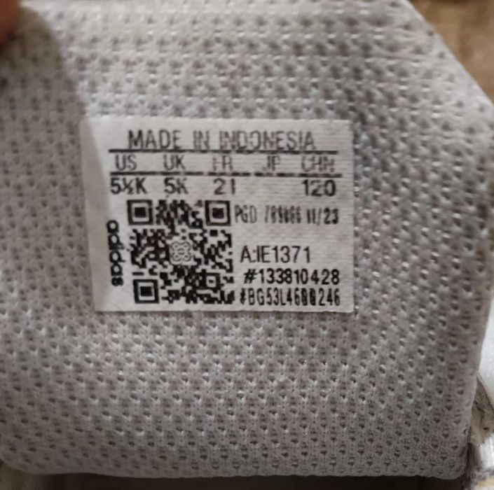 Adidas Superstar и Adidas Bubble Сomfy: оригинални маратонки!