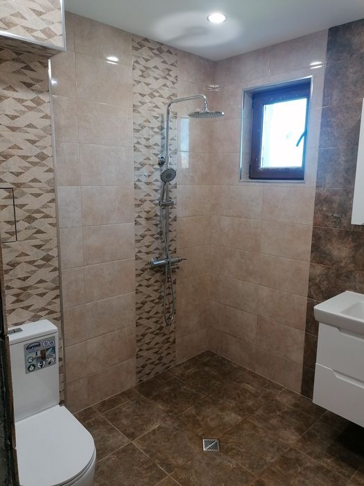 Лепене на плочки / ВиК / къртене / ремонт на баня