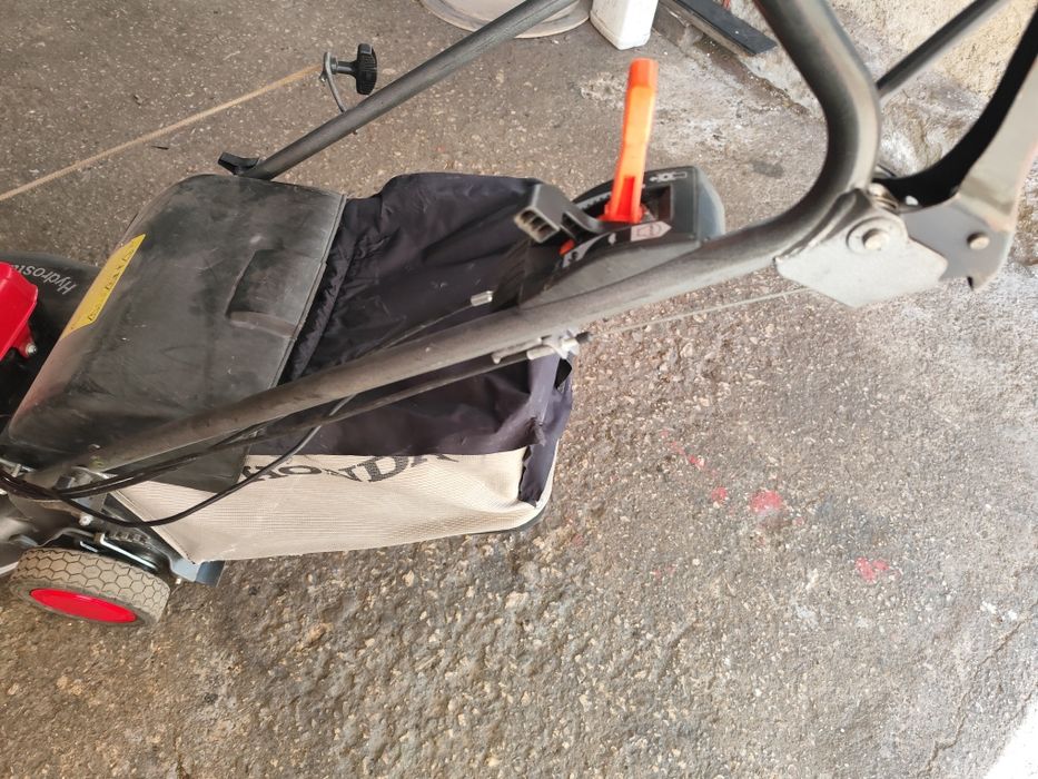 Самоходна бензинова косачка