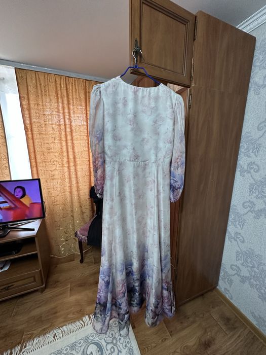 Продам платье шелковое