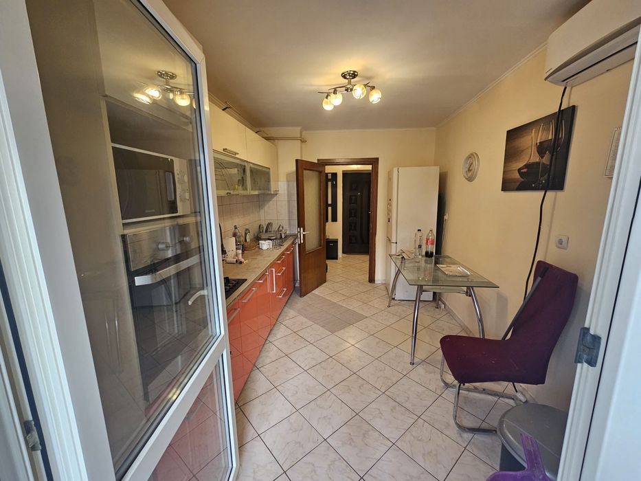 Inchiriez apartament buzaului etaj 1