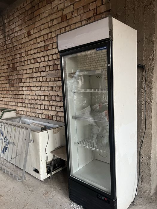 Холодильный шкаф