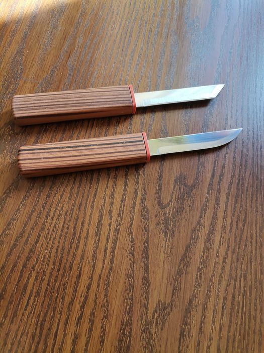 Ножове от цяло пърче метал с кожен калъф