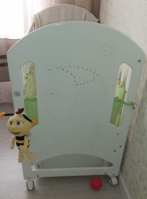 Продам детскую кроватку