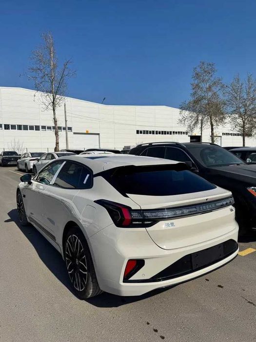 Zeekr 001 we rwd 100kwh, naxt va halol nasiya