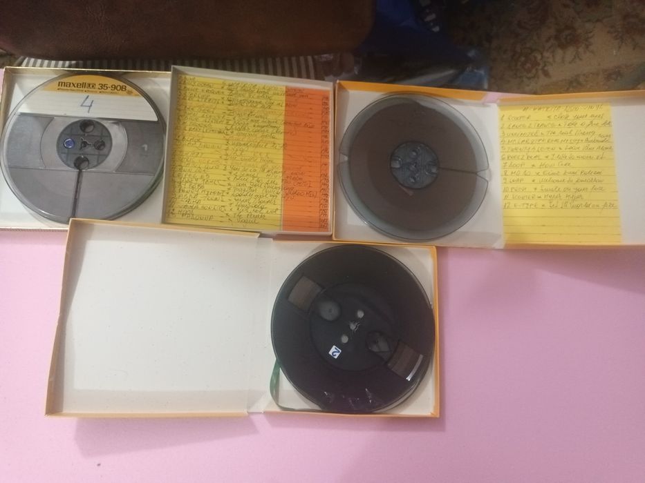 Lot benzi magnetofon