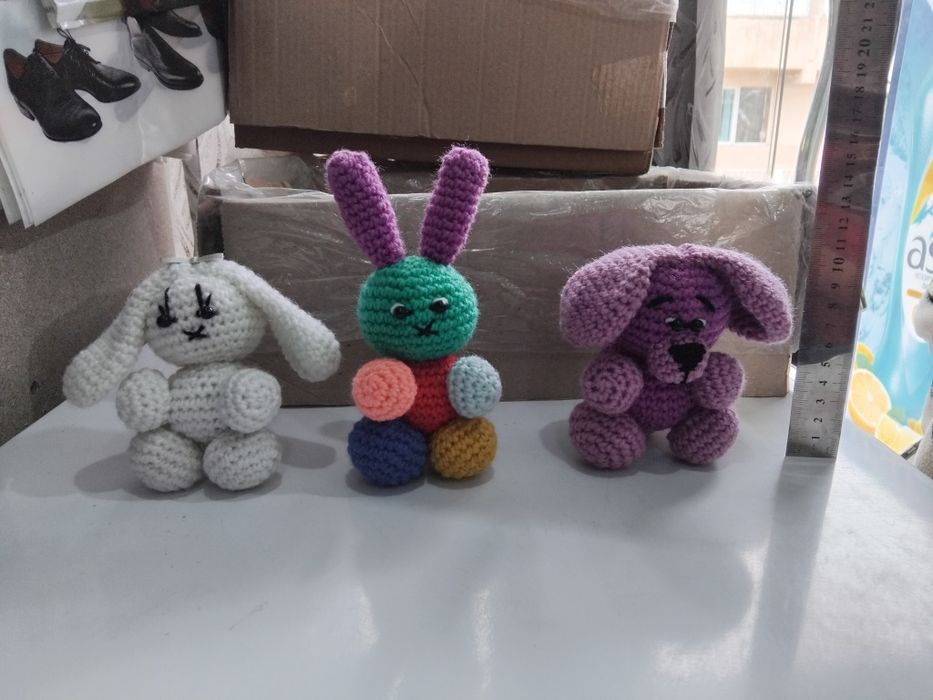 Вязанные игрушки продаётся