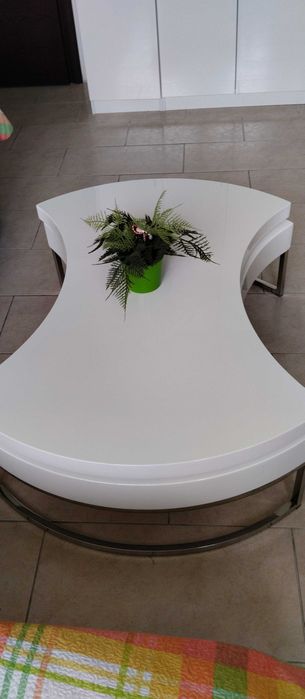 Елегантна хола масичка