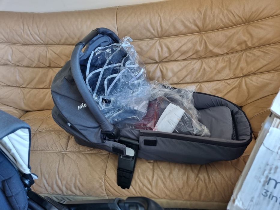 Продам коляска joie