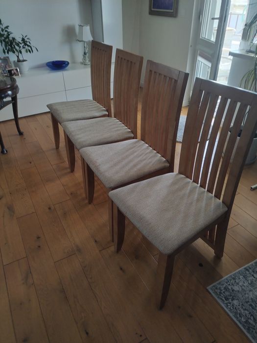 Трапезни столове