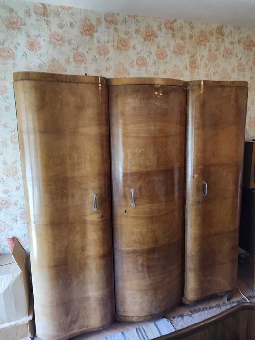 Старинен гардероб